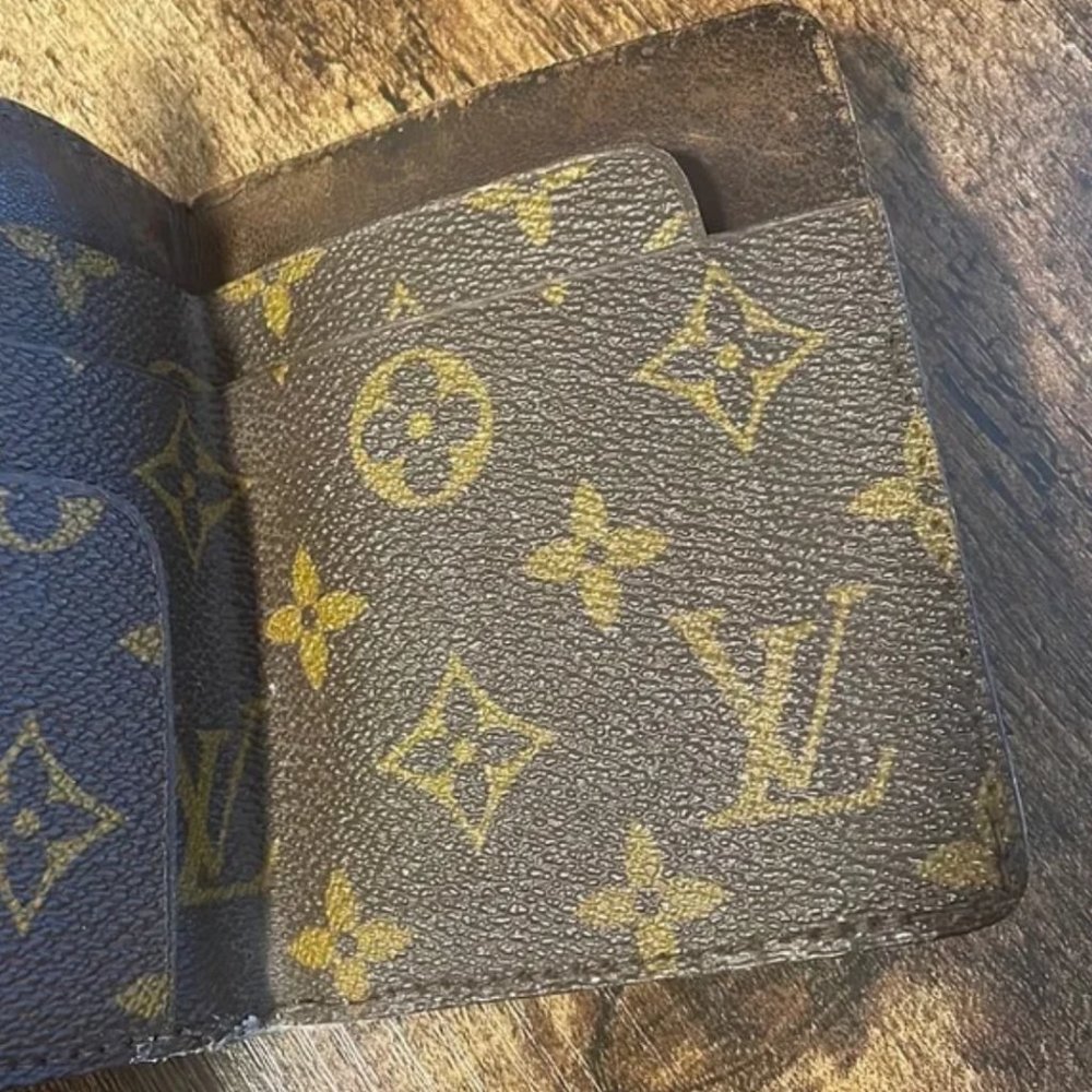 Auc LOUIS VUITTON Vintage Rare Slim Wallet - Picture 13 of 16